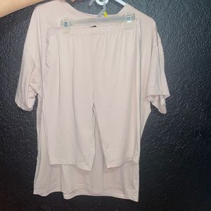 tee and biker shorts set!! never been worn!! size medium!!